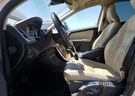 2017 Volvo Xc60 T5 Inscription z USA, uszkodzony, nr VIN YV440MDU6H2102163